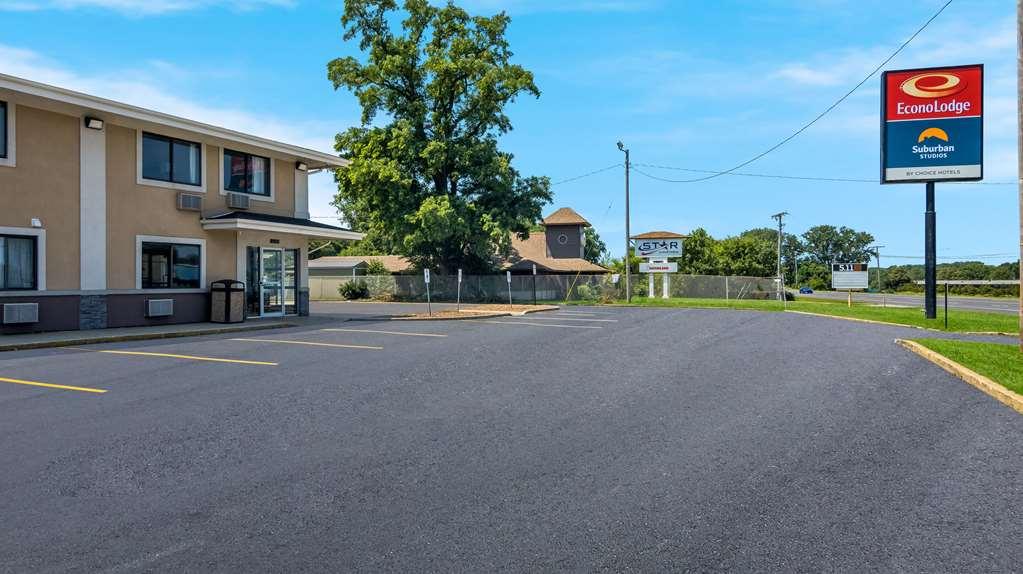 Suburban Studios Portage Exterior photo