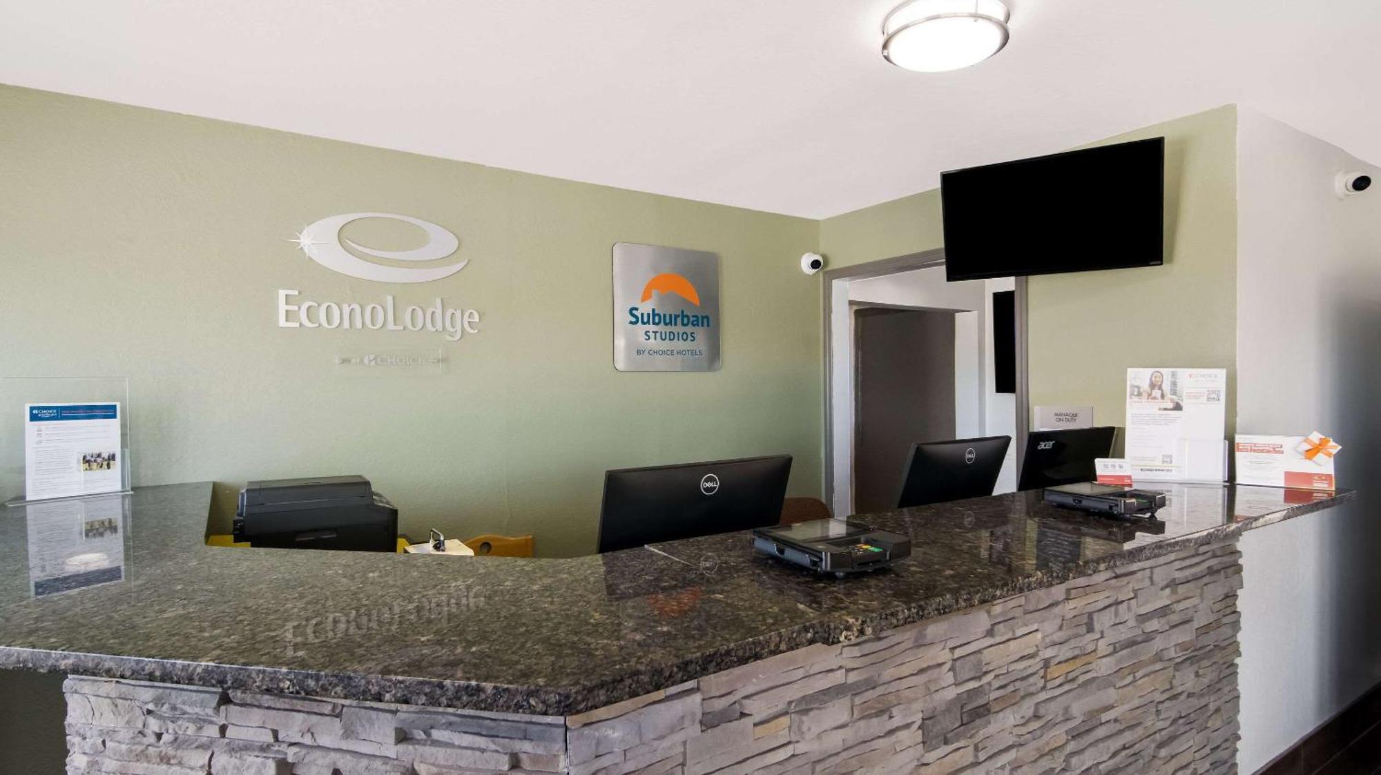 Suburban Studios Portage Exterior photo