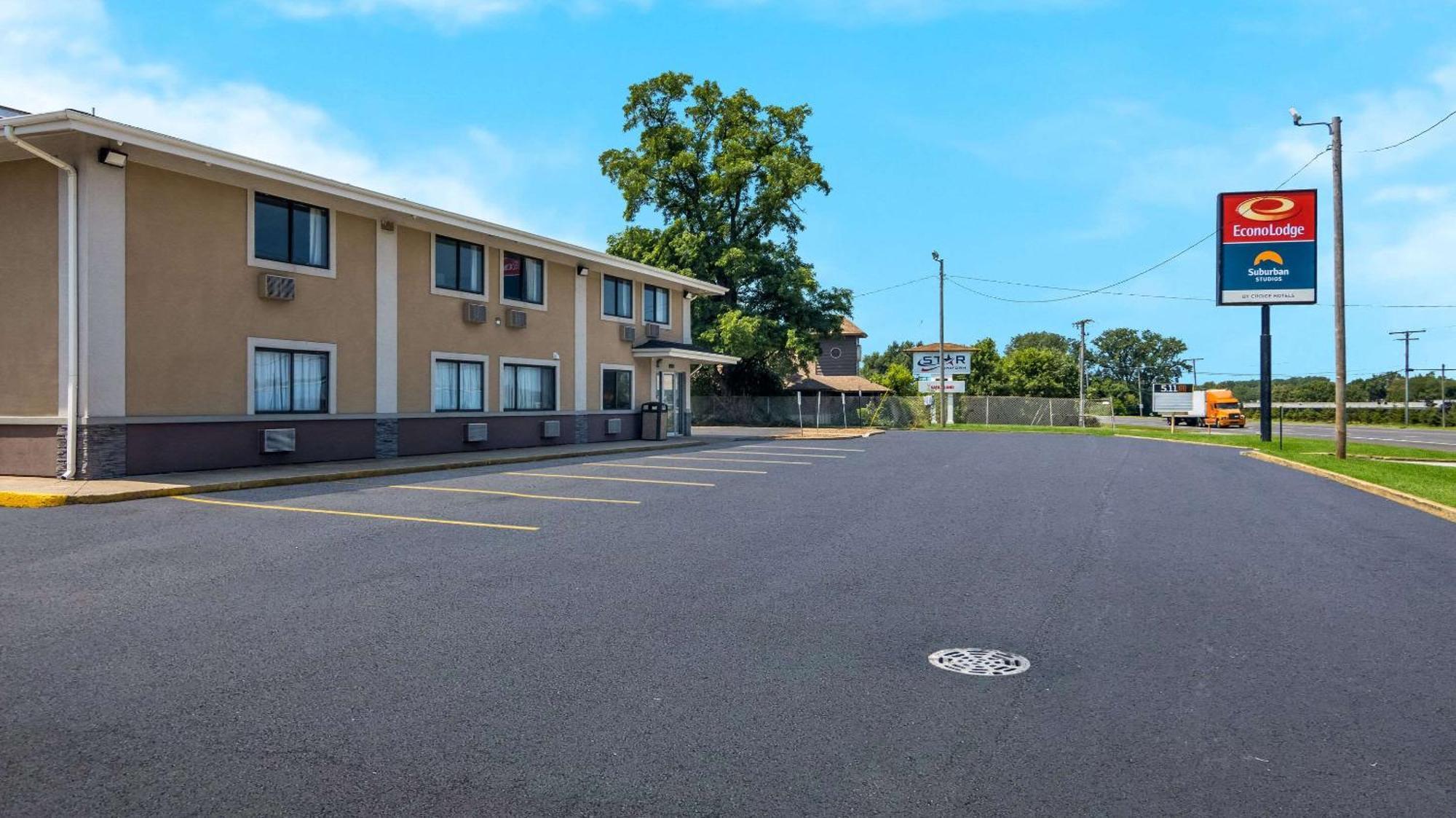 Suburban Studios Portage Exterior photo